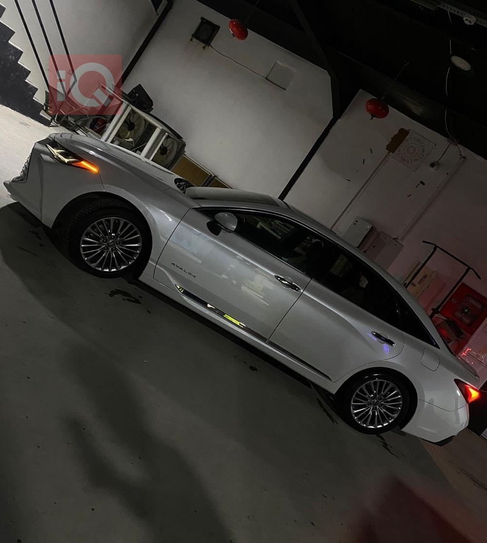 تۆیۆتا ئەڤەلۆن